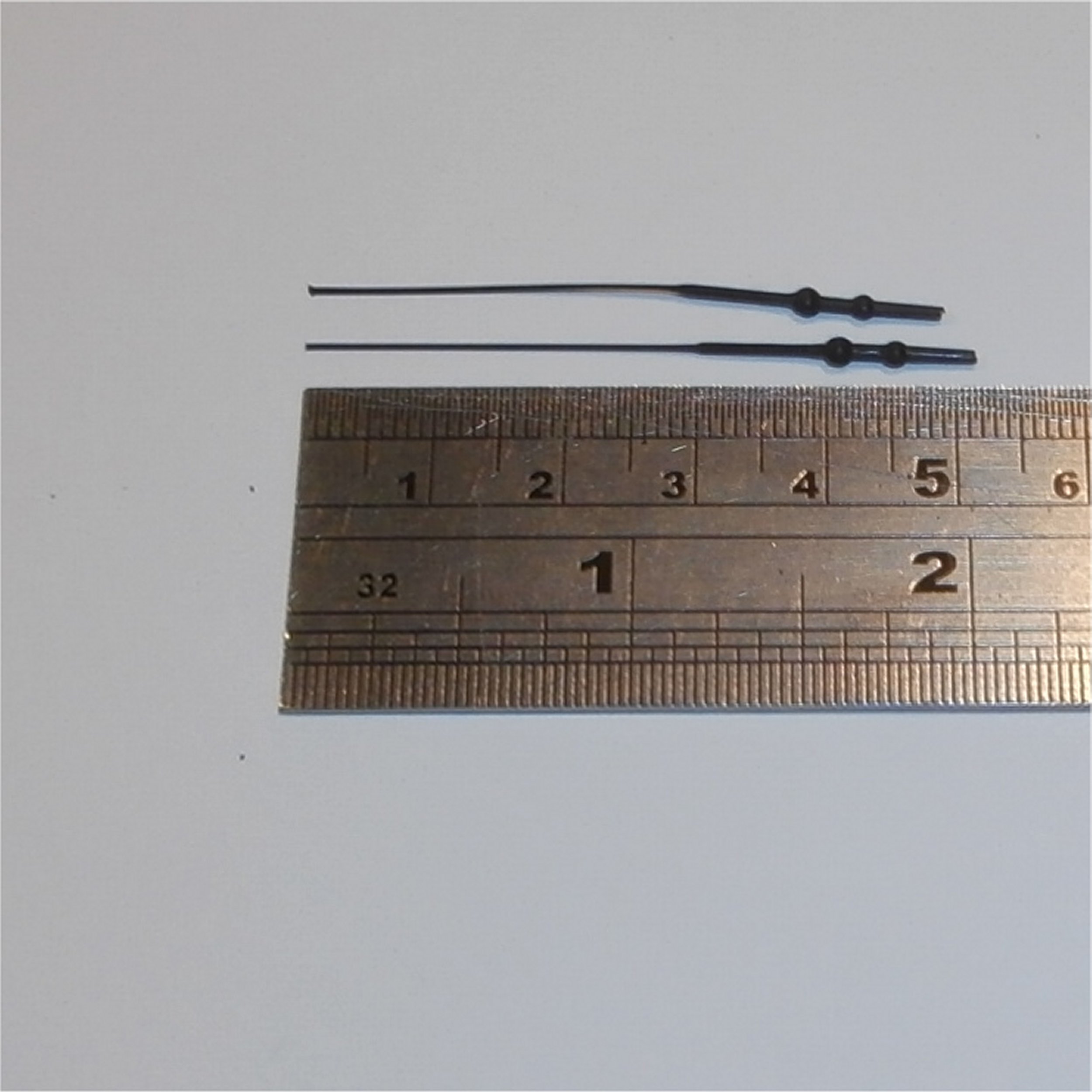 Scale Aerials 1:43 Pair of Whip Black Antennas Ball Base