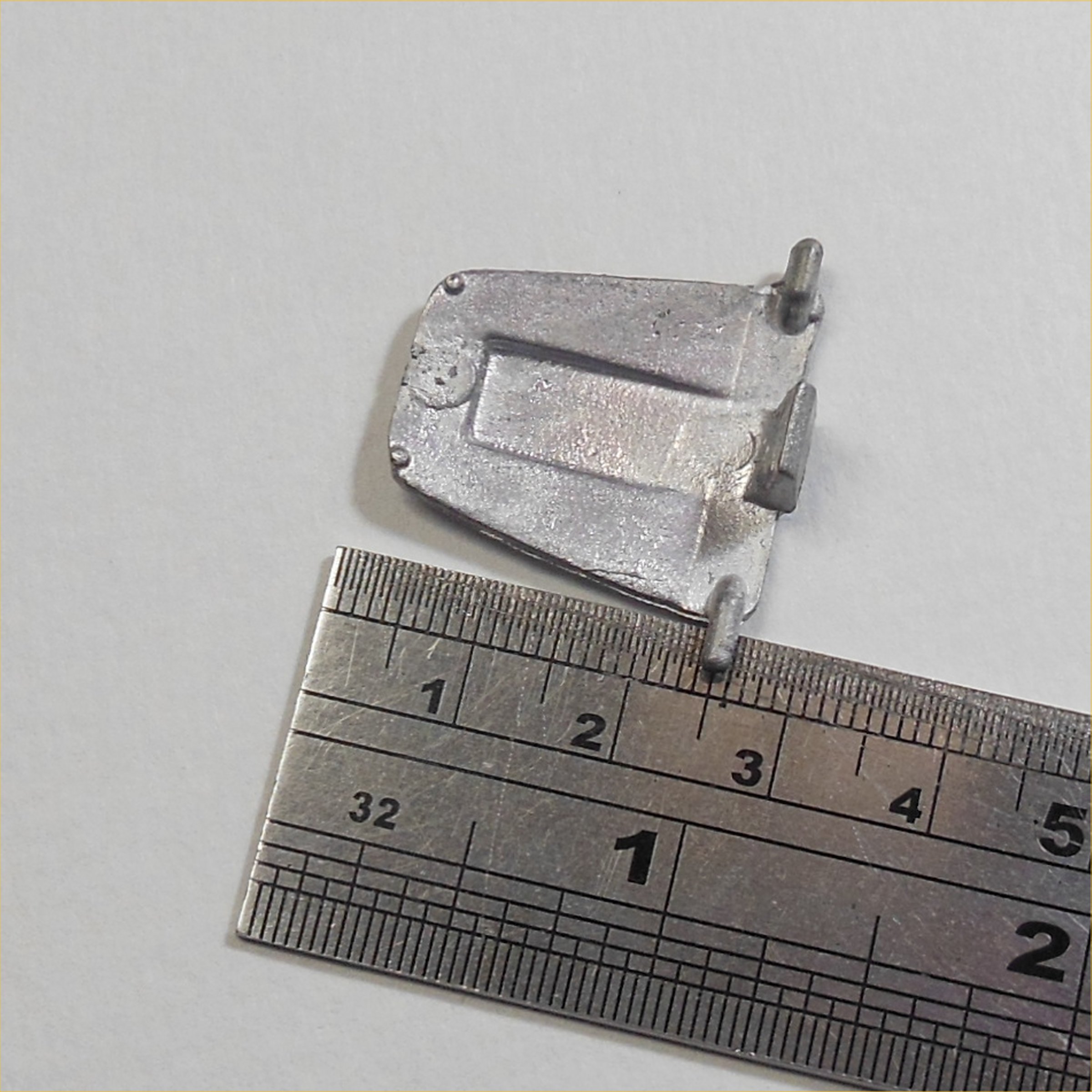 Corgi Toys 218 Aston Martin DB4 Bonnet Hood Engine Cover Side Pin Hinge