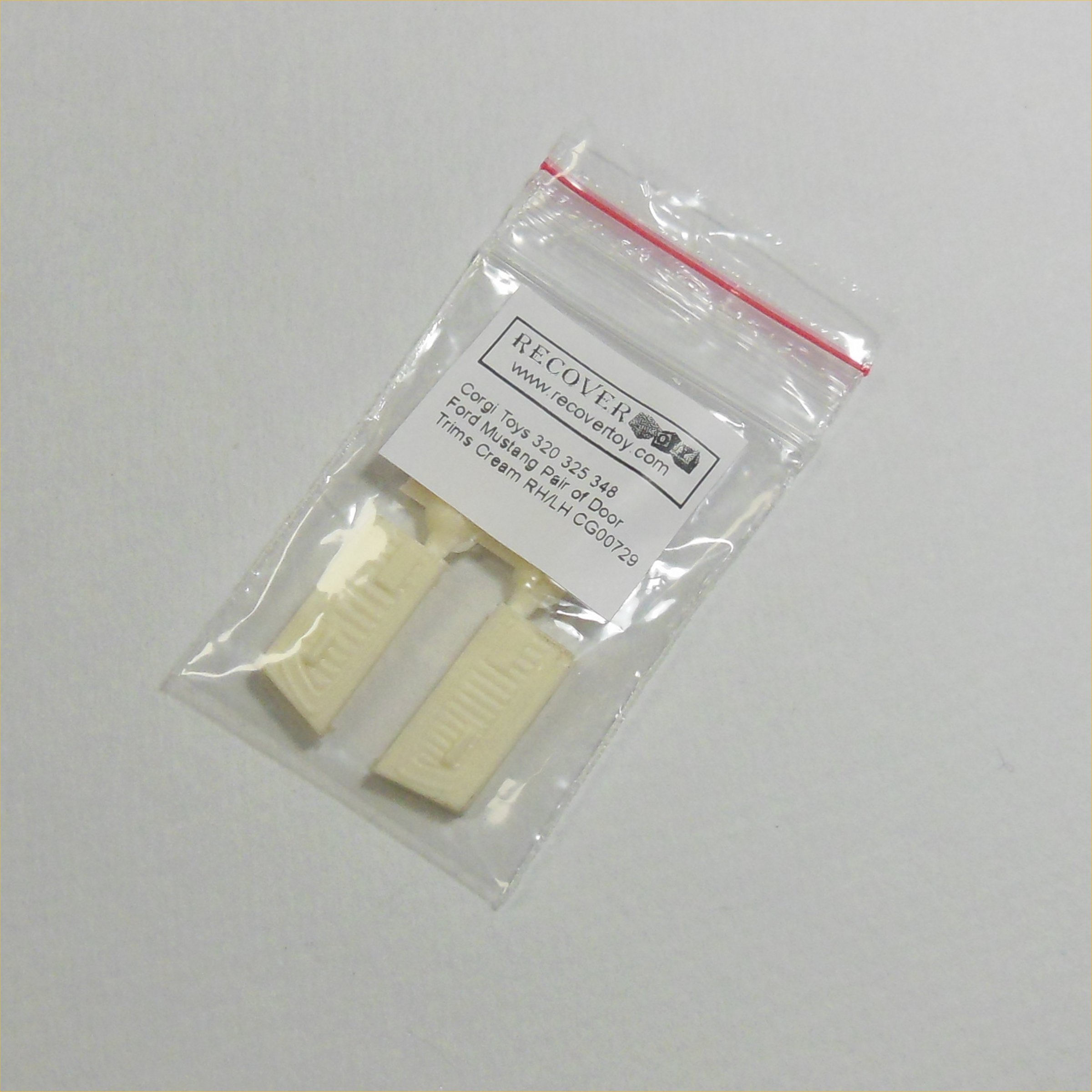 Corgi Toys 320 325 348 Ford Mustang Cream Plastic Door Trims