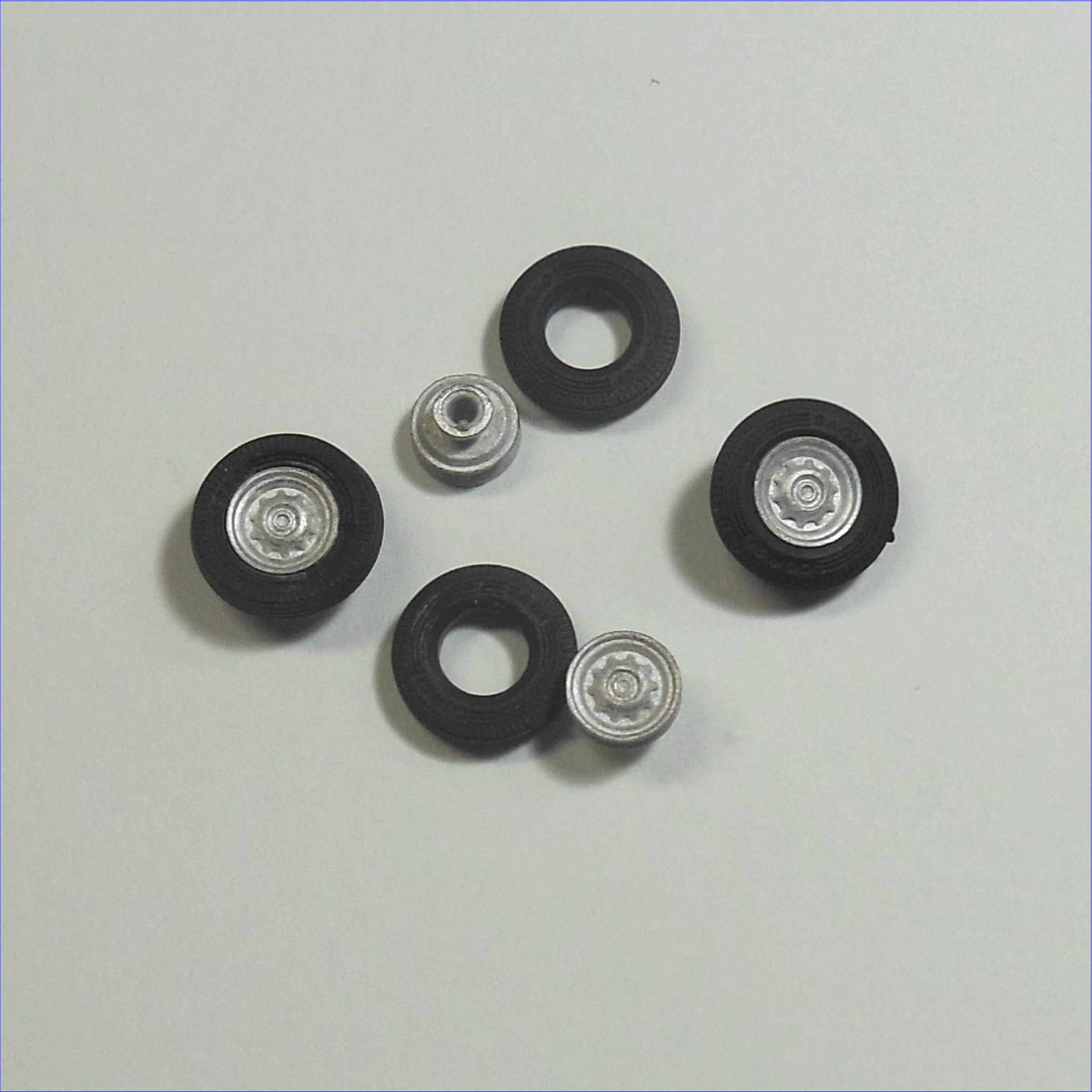 Corgi Toys 338 Chevrolet Camaro Golden Jacks Set of 4 Wheel Hubs & Tyres