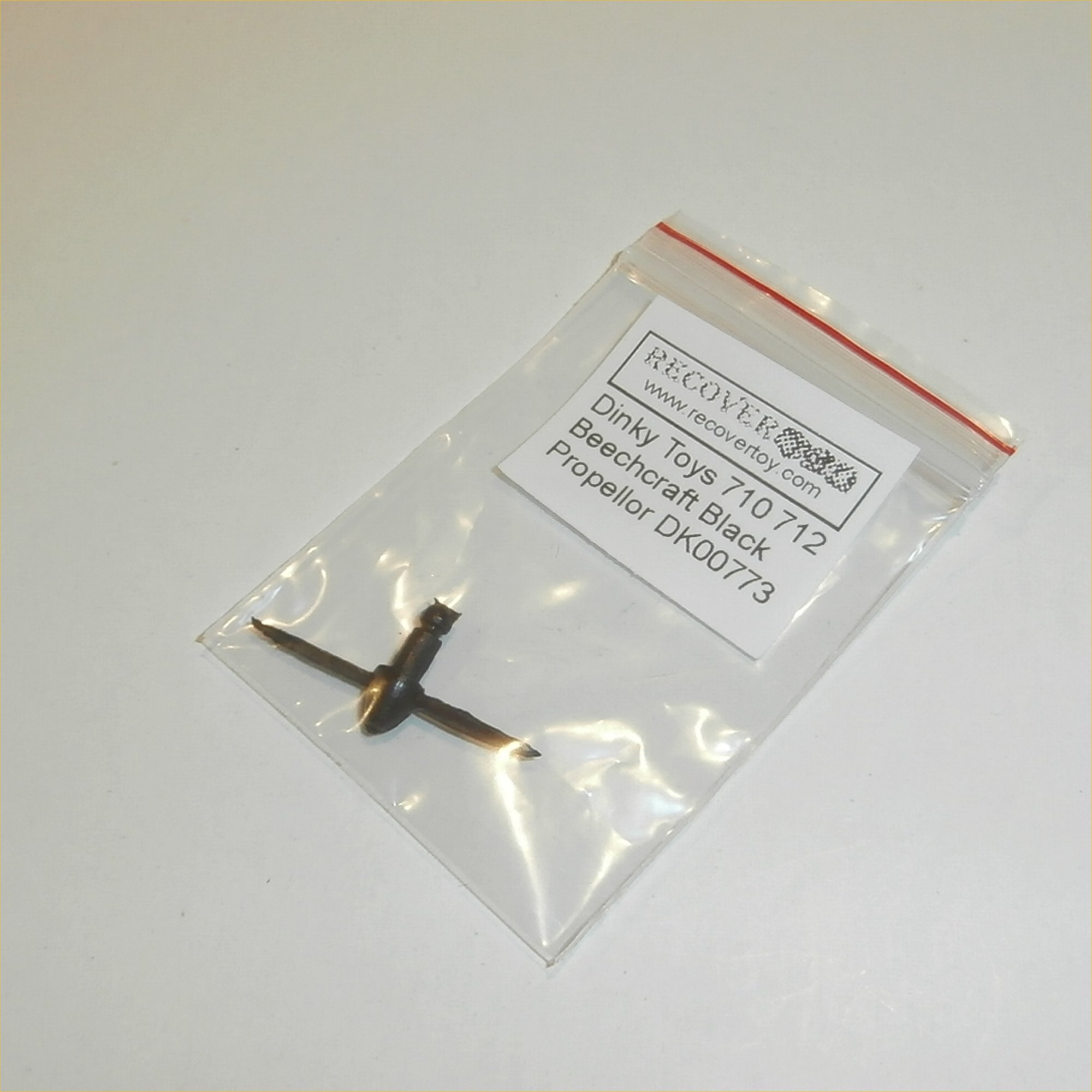 Dinky Toys 712 Beechcraft Baron Black Plastic Propeller