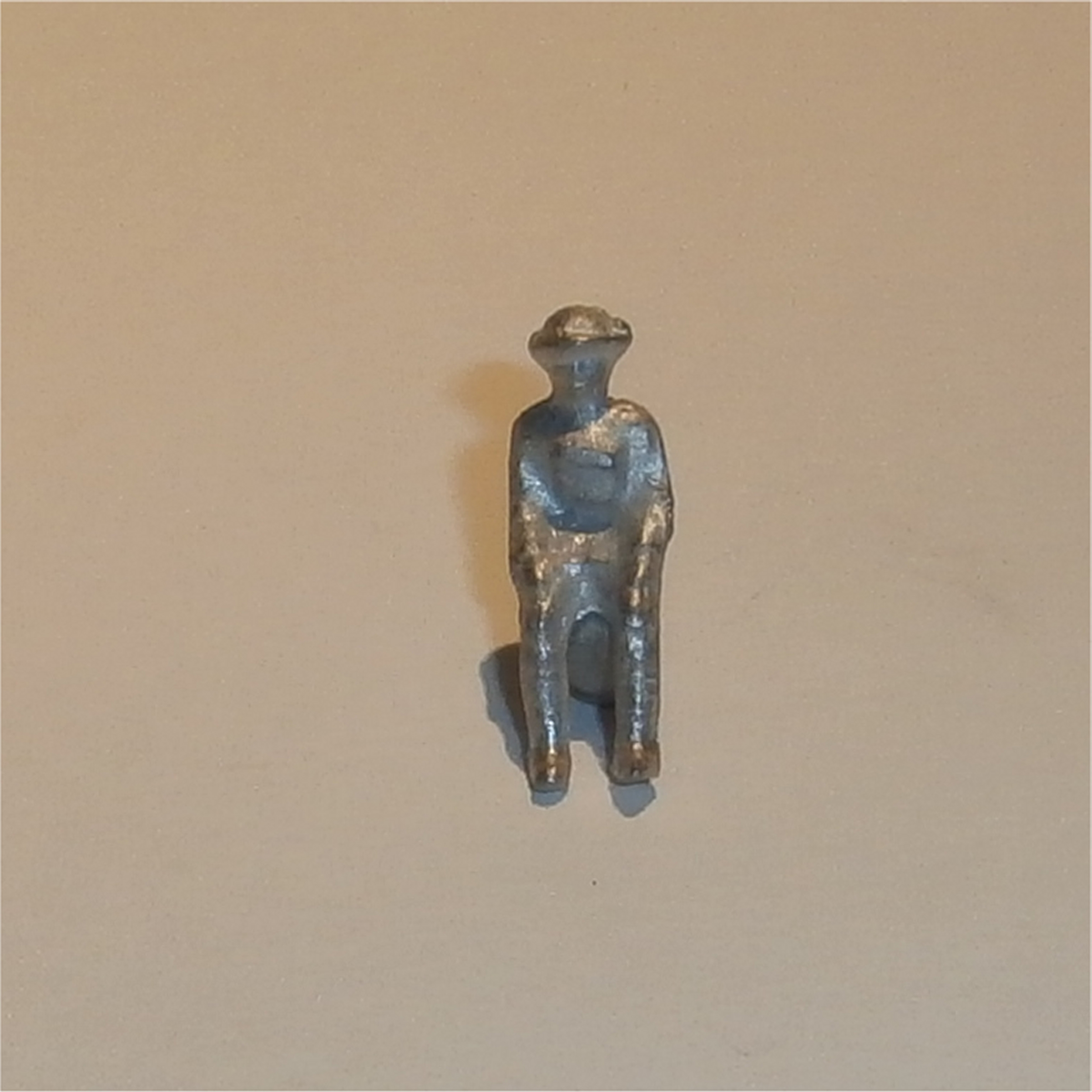 Dinky Toys 160b RA Gunner Seated Unpainted
