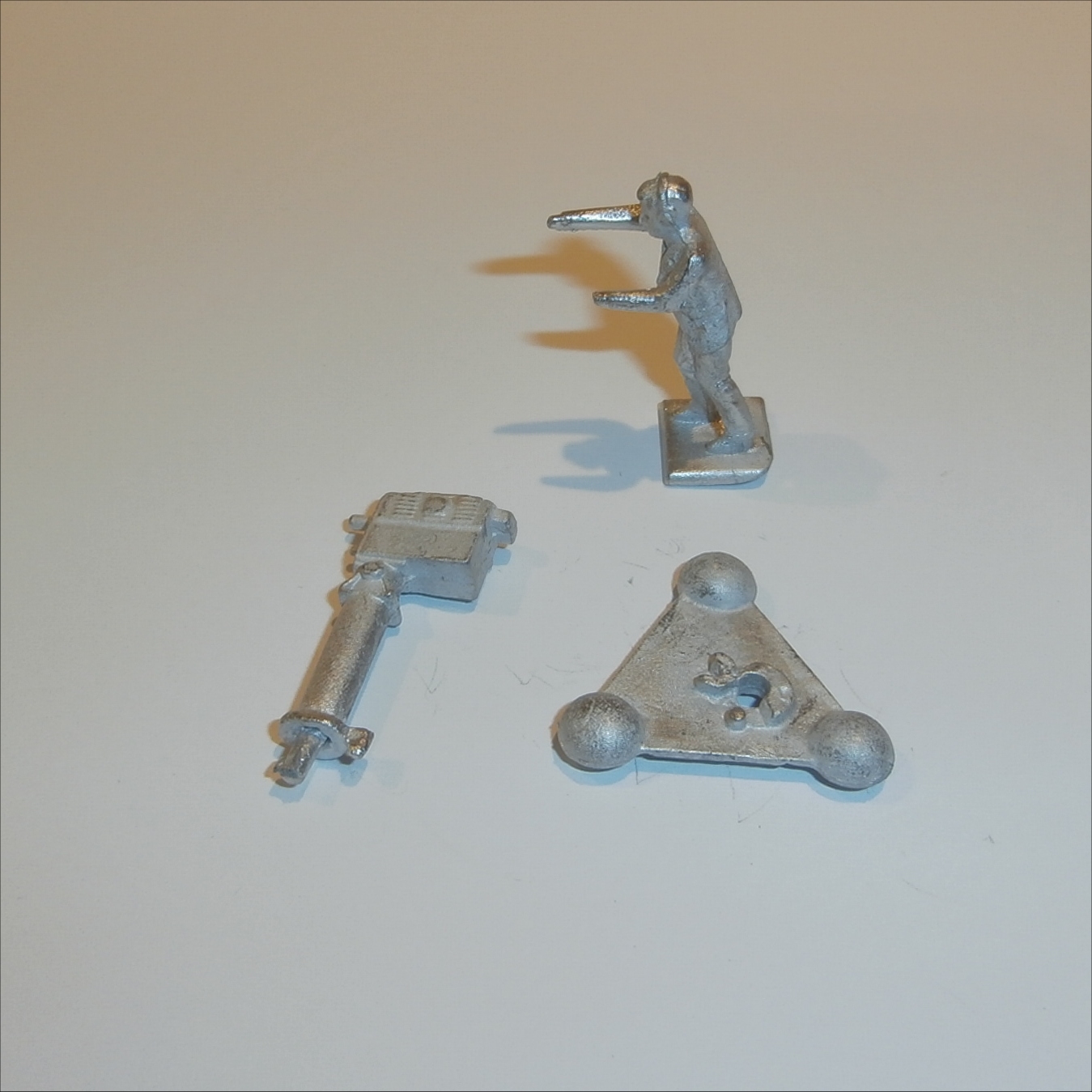 Dinky Toys 987 ABC TV Standing Camera & Man Unpainted Set