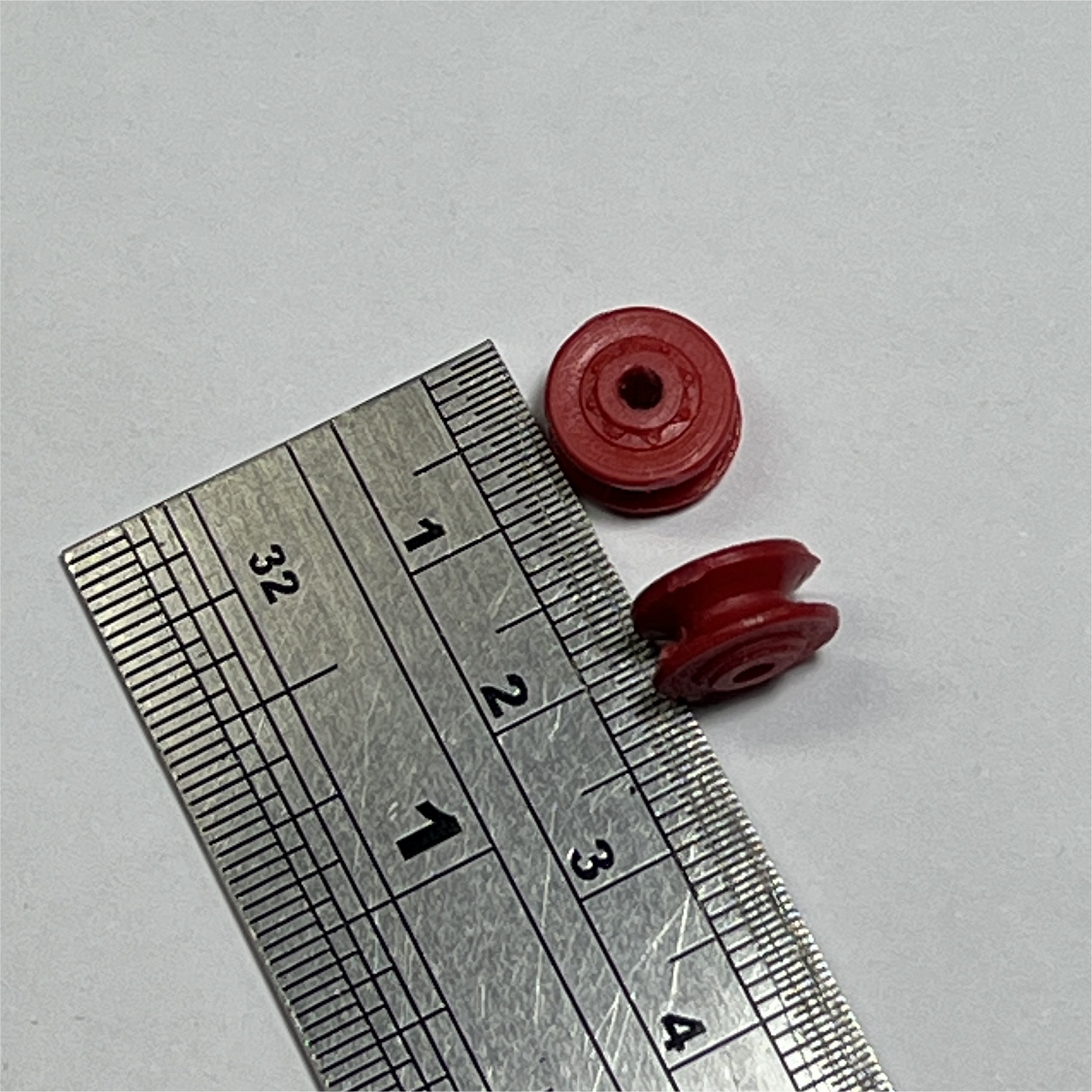 Dinky Toys Supertoys Truck Dark Red Plastic Fine Pattern Wheel Hubs Pair