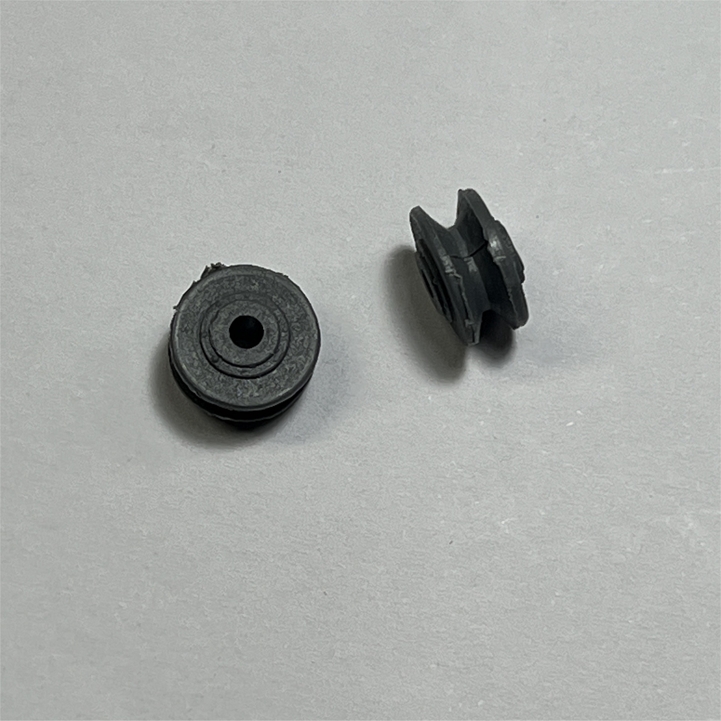 Dinky Toys Supertoys Truck Grey Plastic Fine Pattern Wheel Hubs Pair