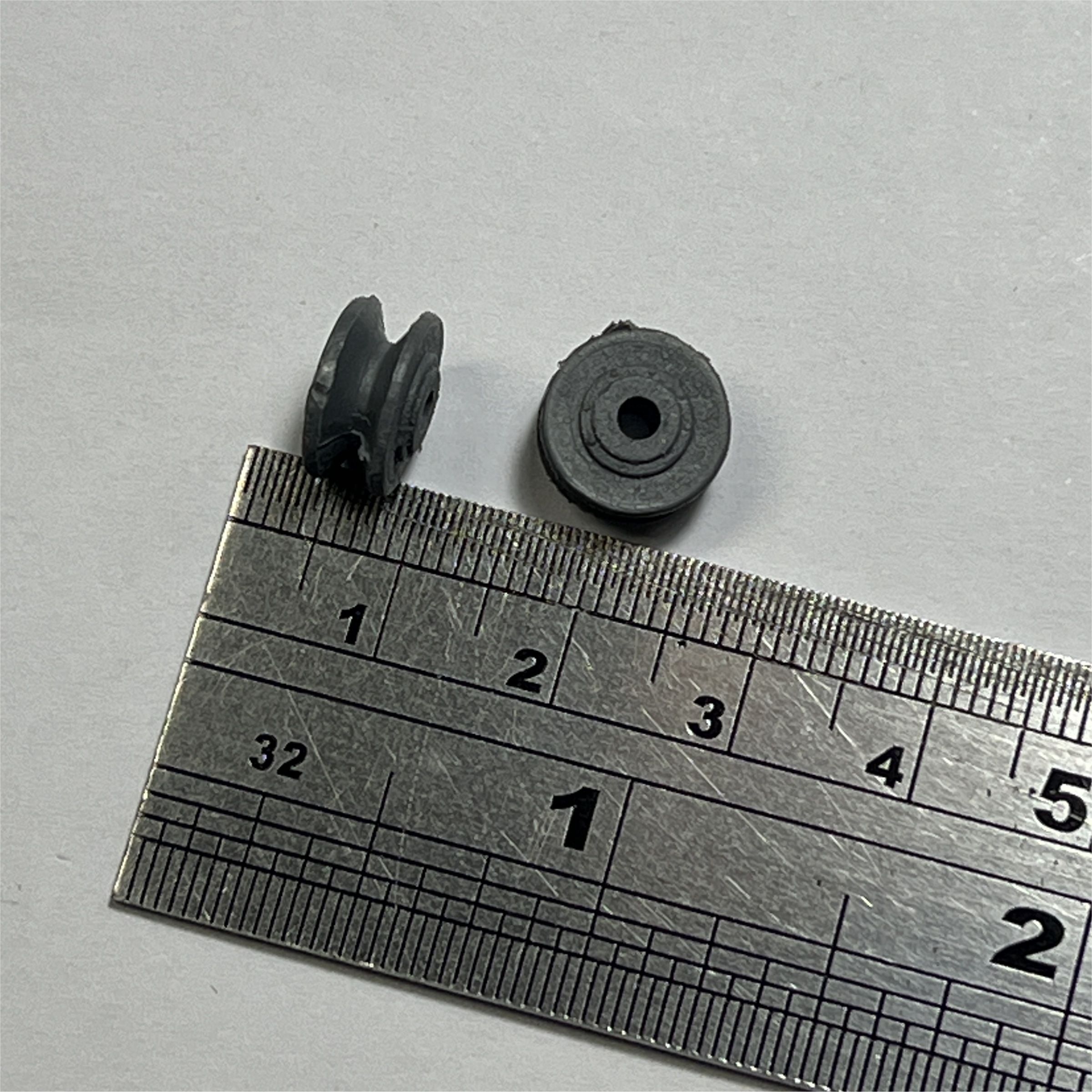 Dinky Toys Supertoys Truck Grey Plastic Fine Pattern Wheel Hubs Pair