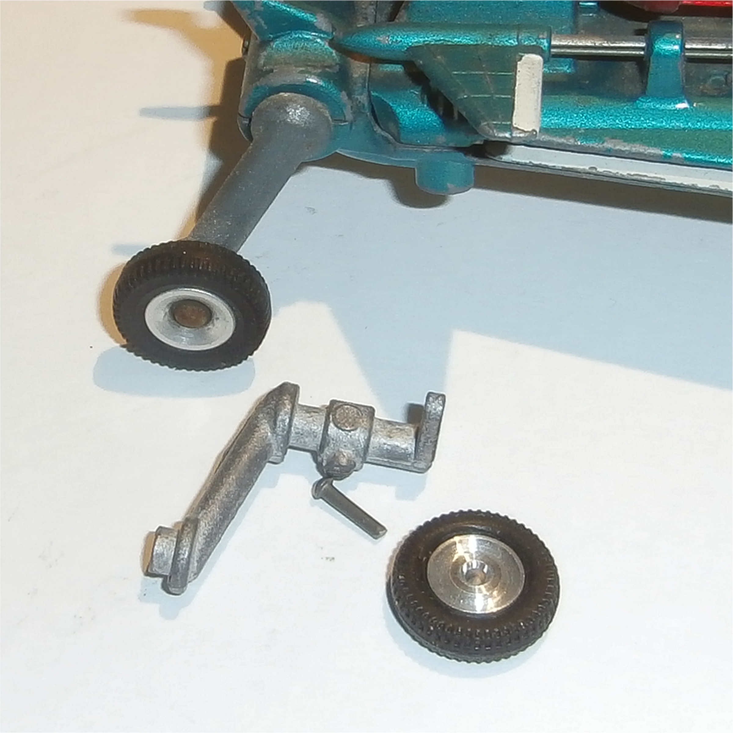 Dinky Toys 102 Joes Car Right Hand Rear Leg Wheel Assembly