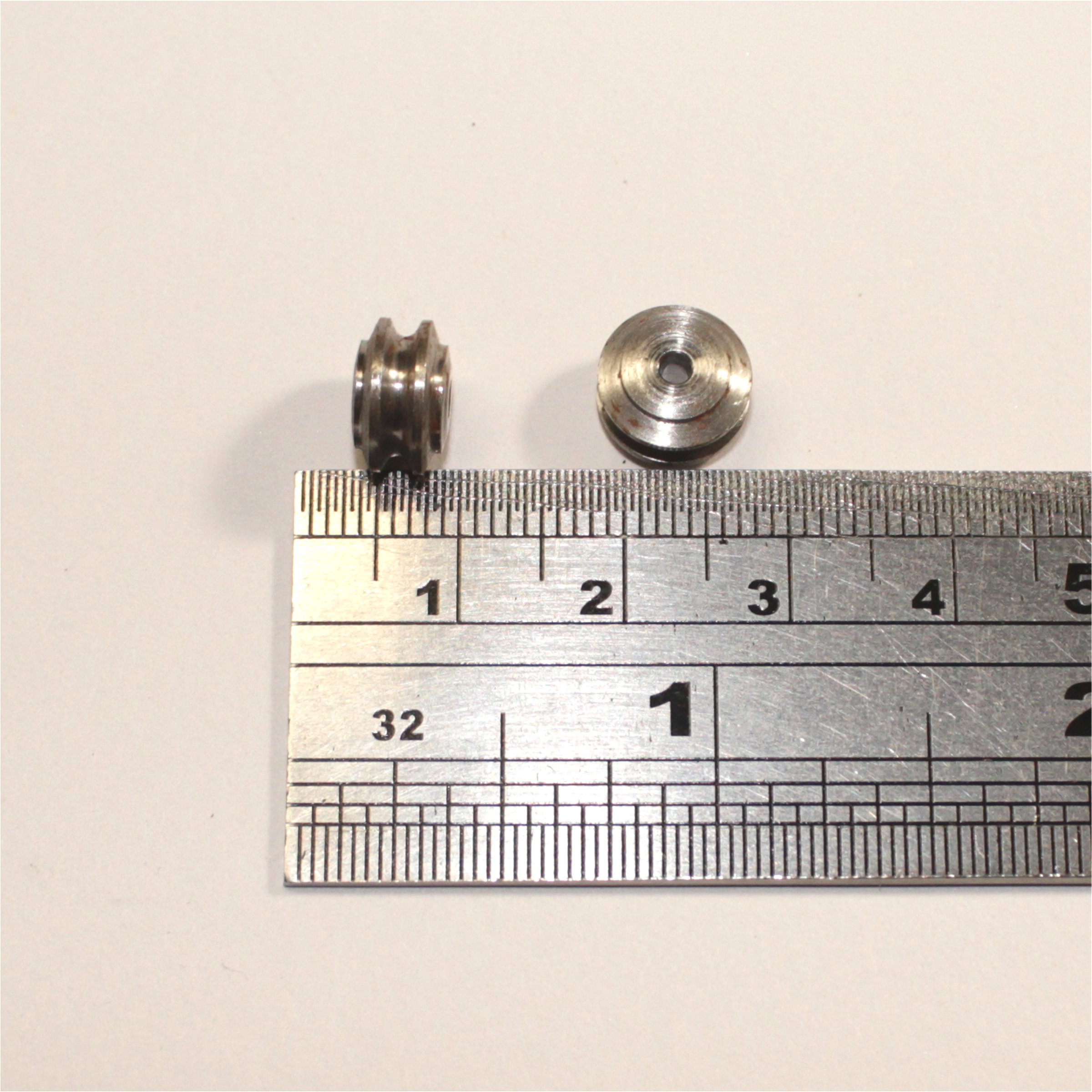 Dinky Toys Post-War Cars 1950-1970 Pair of Road Wheel Rims Hubs