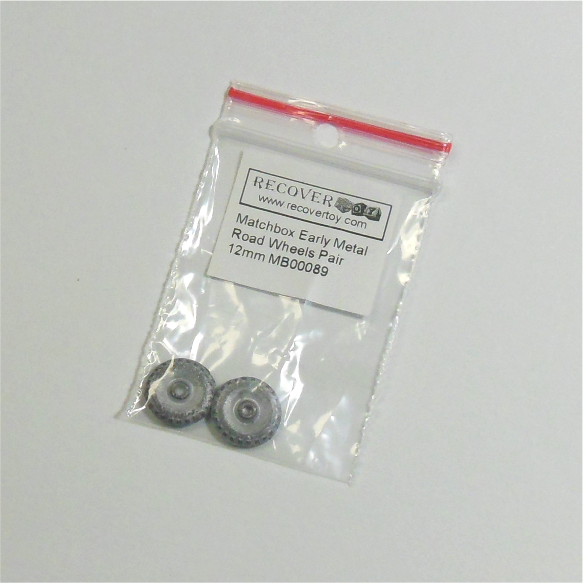 Matchbox Lesney Early Metal Road Wheel Pair 12mm Diameter 1-75 Regular Wheels