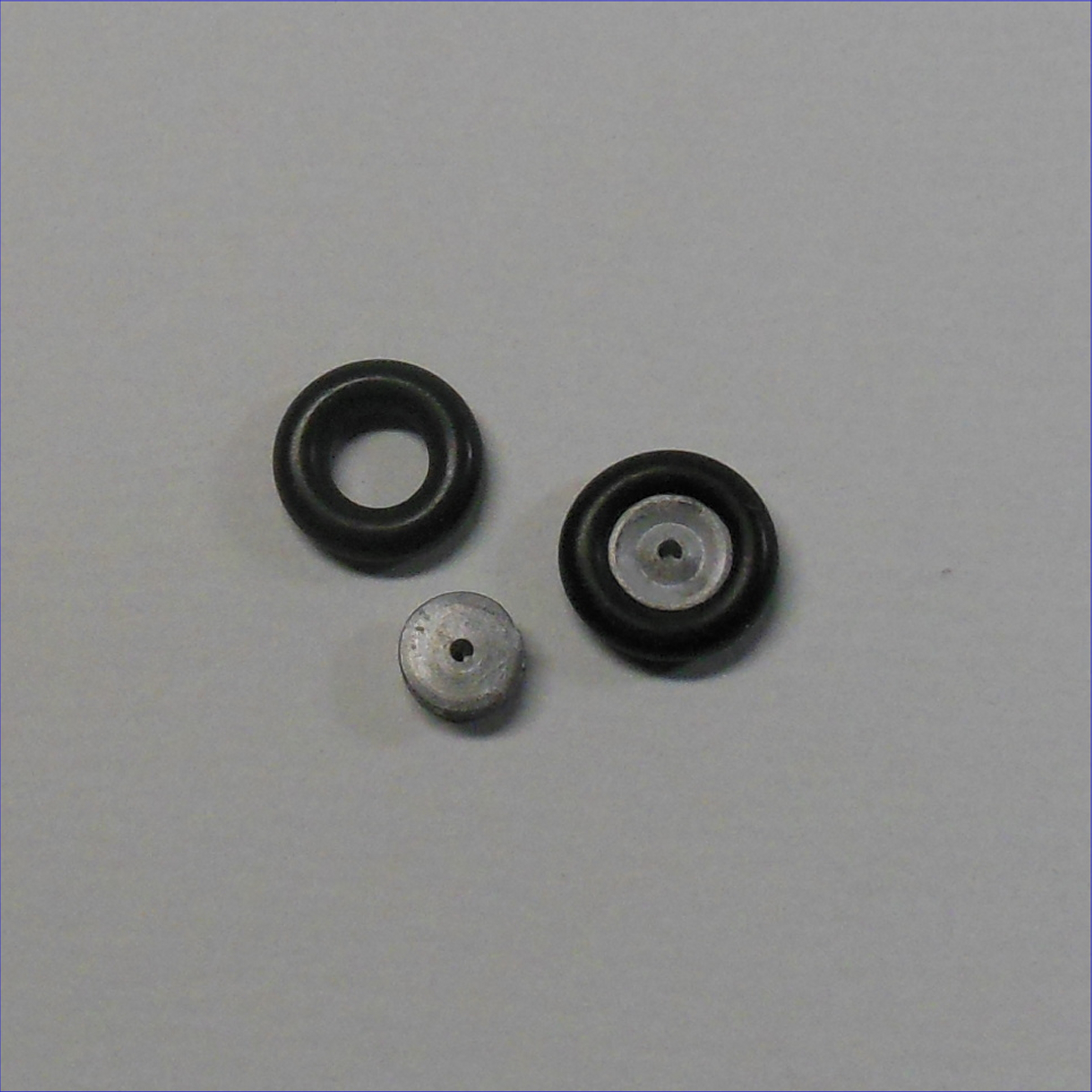 Triang Minic Sedans & Small Truck Cast Metal Pair Road Hubs & Tyres