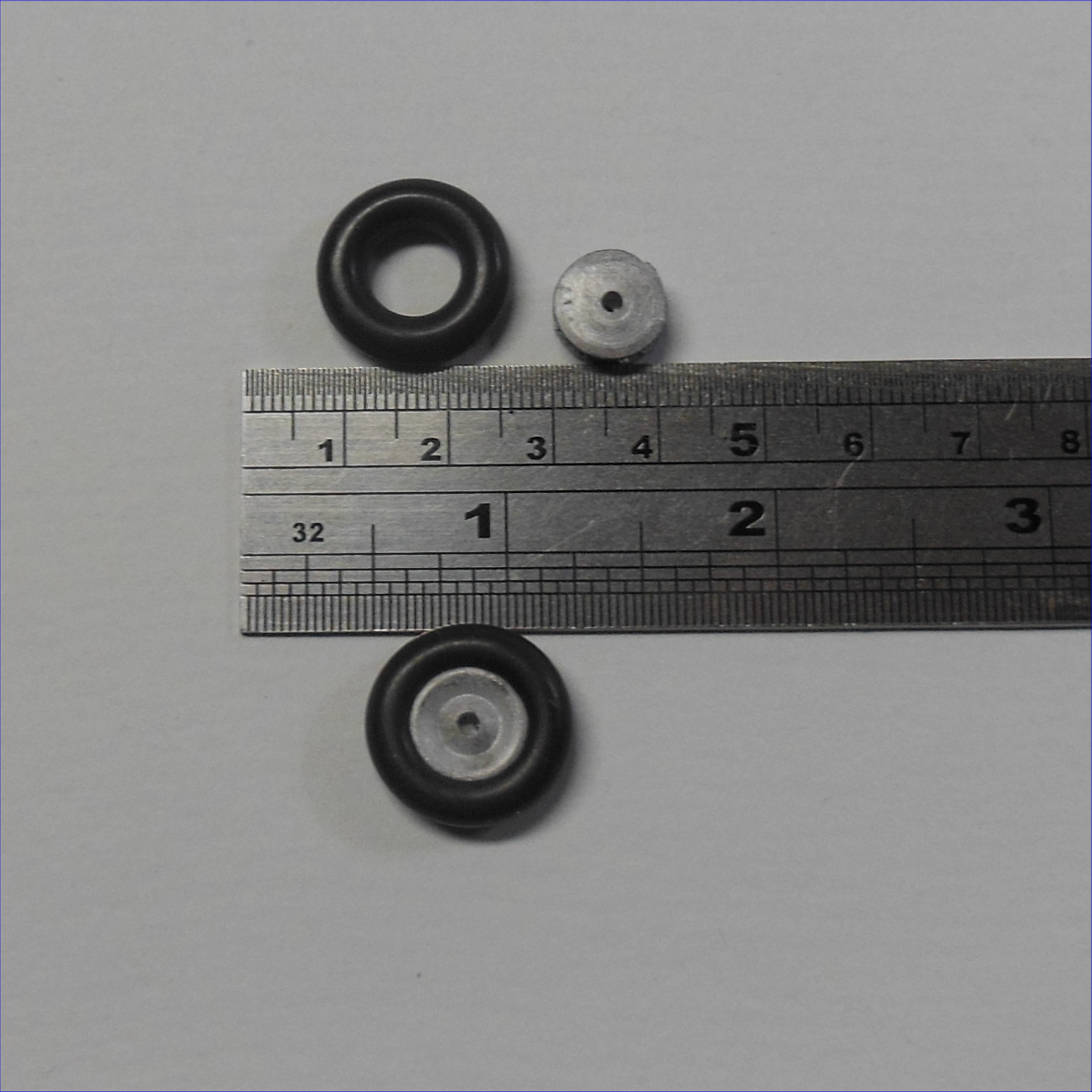 Triang Minic Sedans & Small Truck Cast Metal Pair Road Hubs & Tyres
