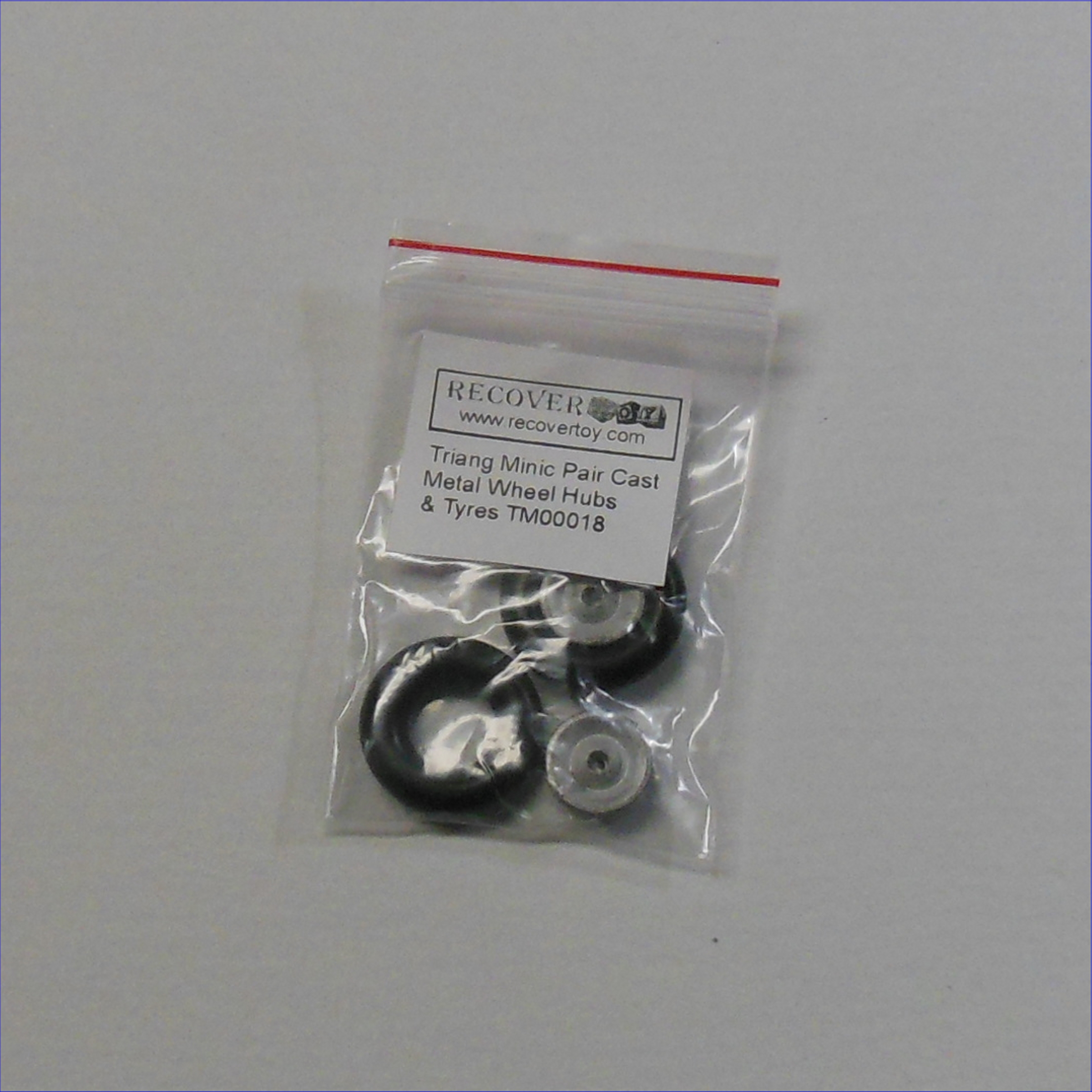 Triang Minic Sedans & Small Truck Cast Metal Pair Road Hubs & Tyres