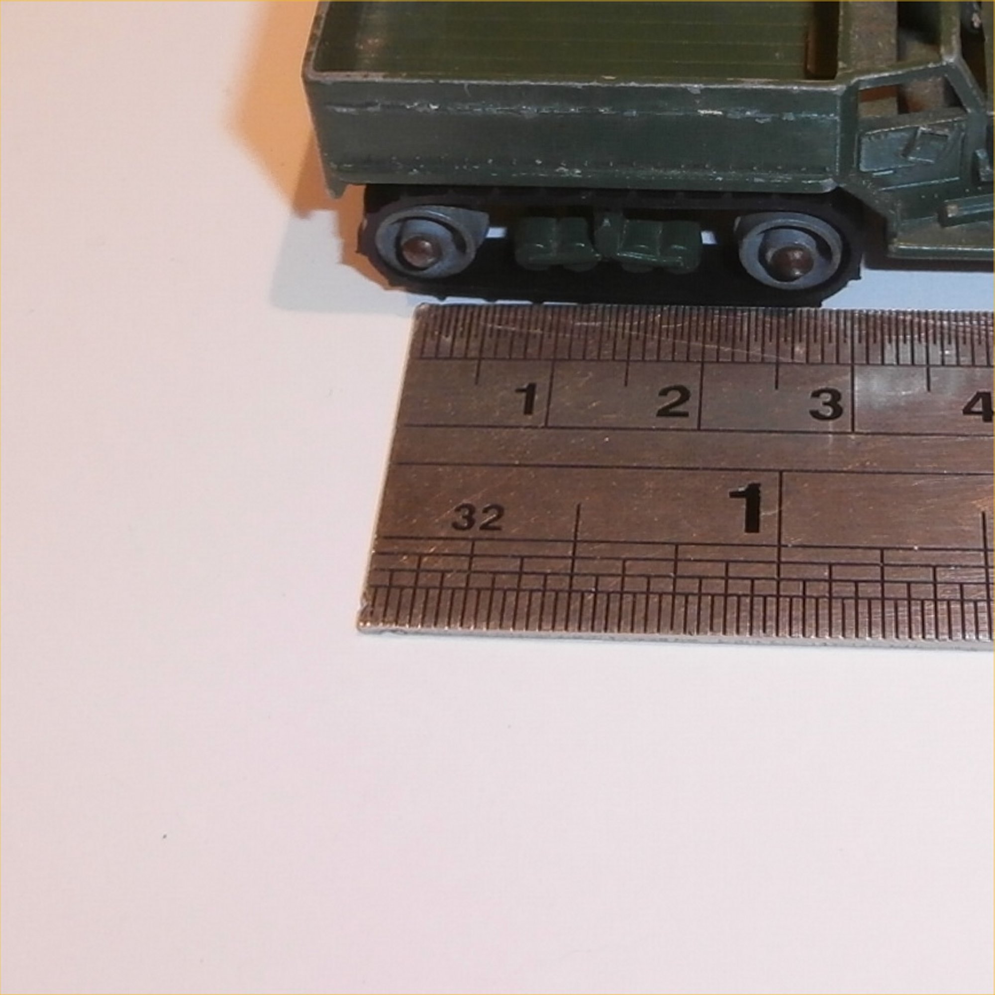 Matchbox Tracks 1-75 49 a Military Half-track Treads Black Pair