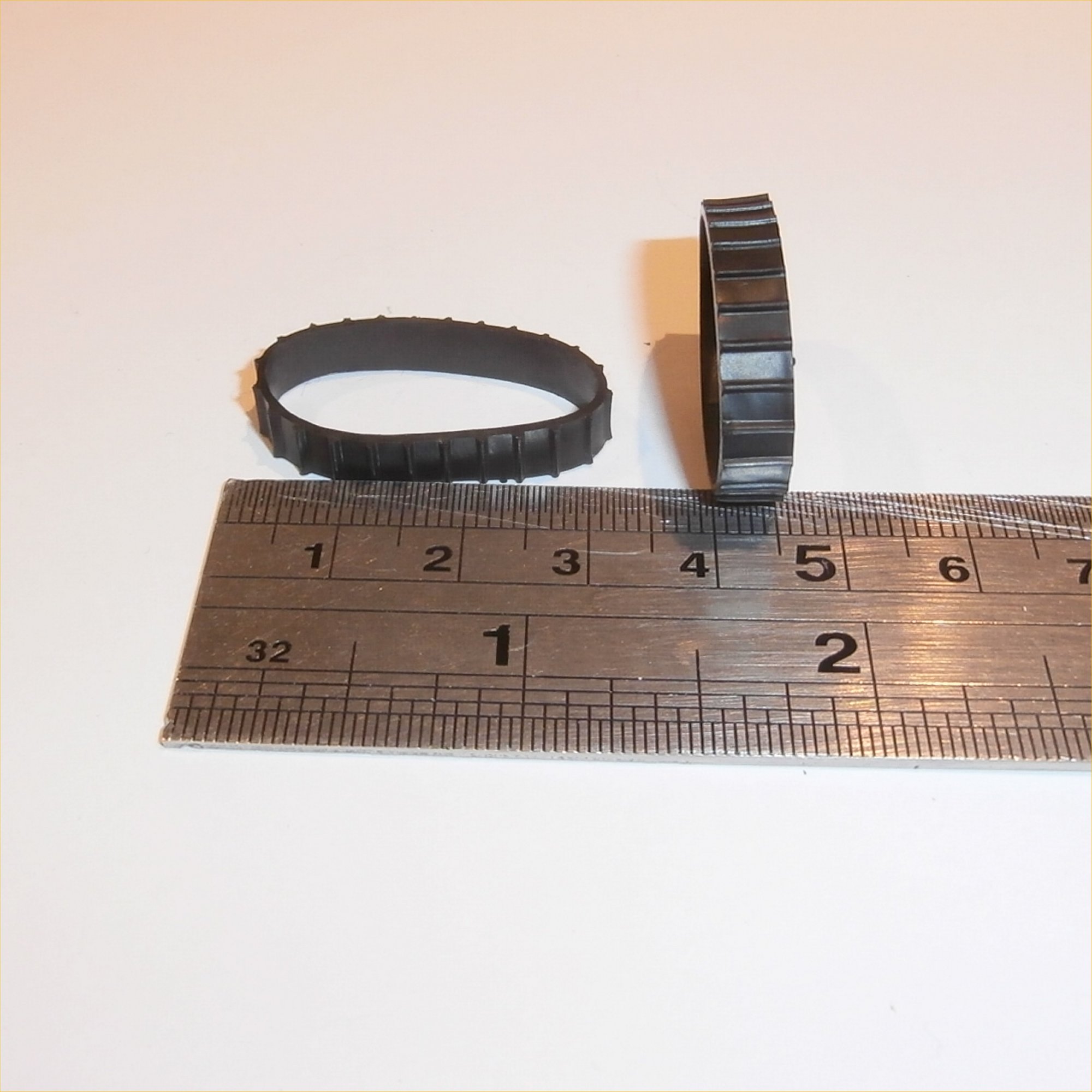 Matchbox Tracks 1-75 49 a Military Half-track Treads Black Pair