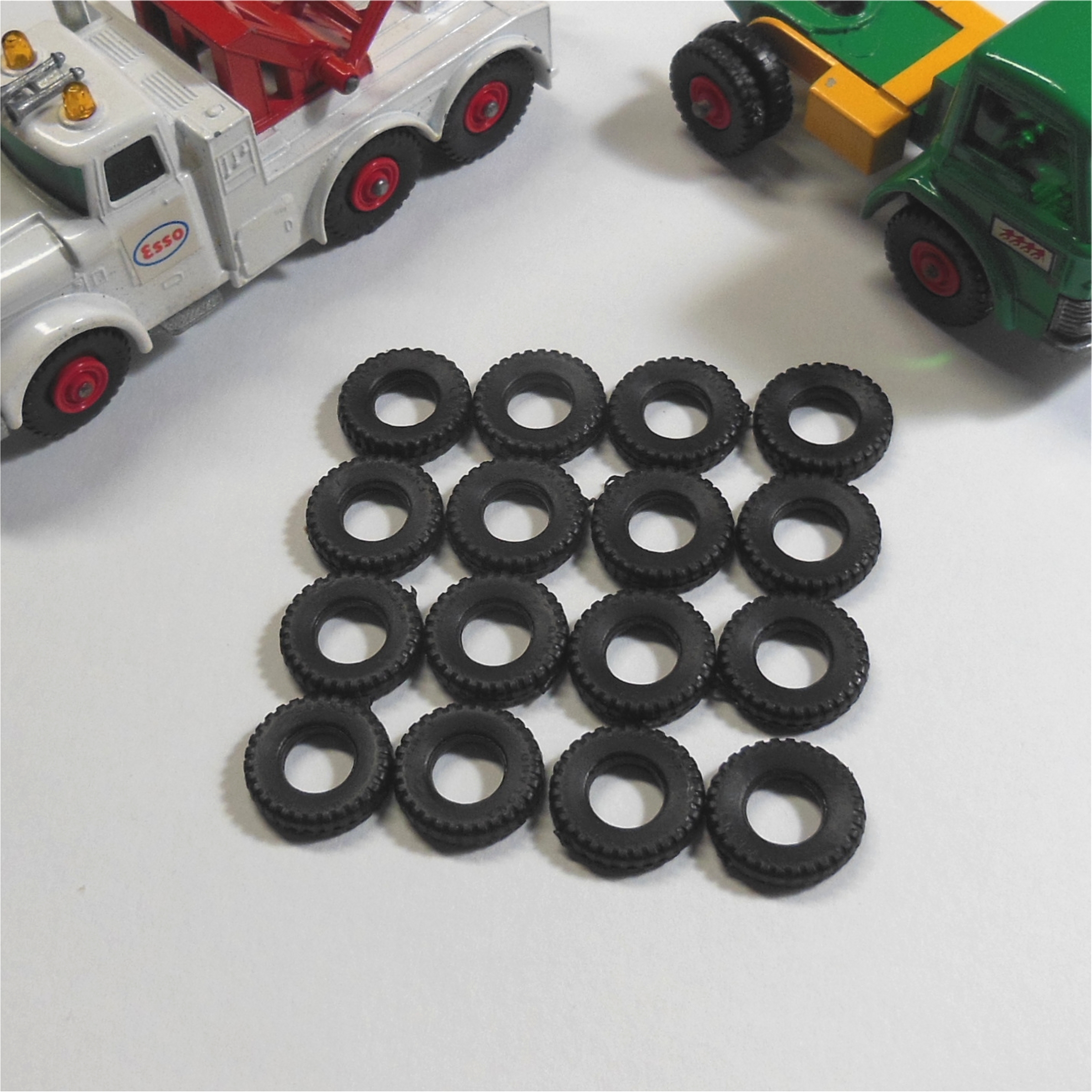 Matchbox King Size 18mm Square Tread Tyre Black Y062