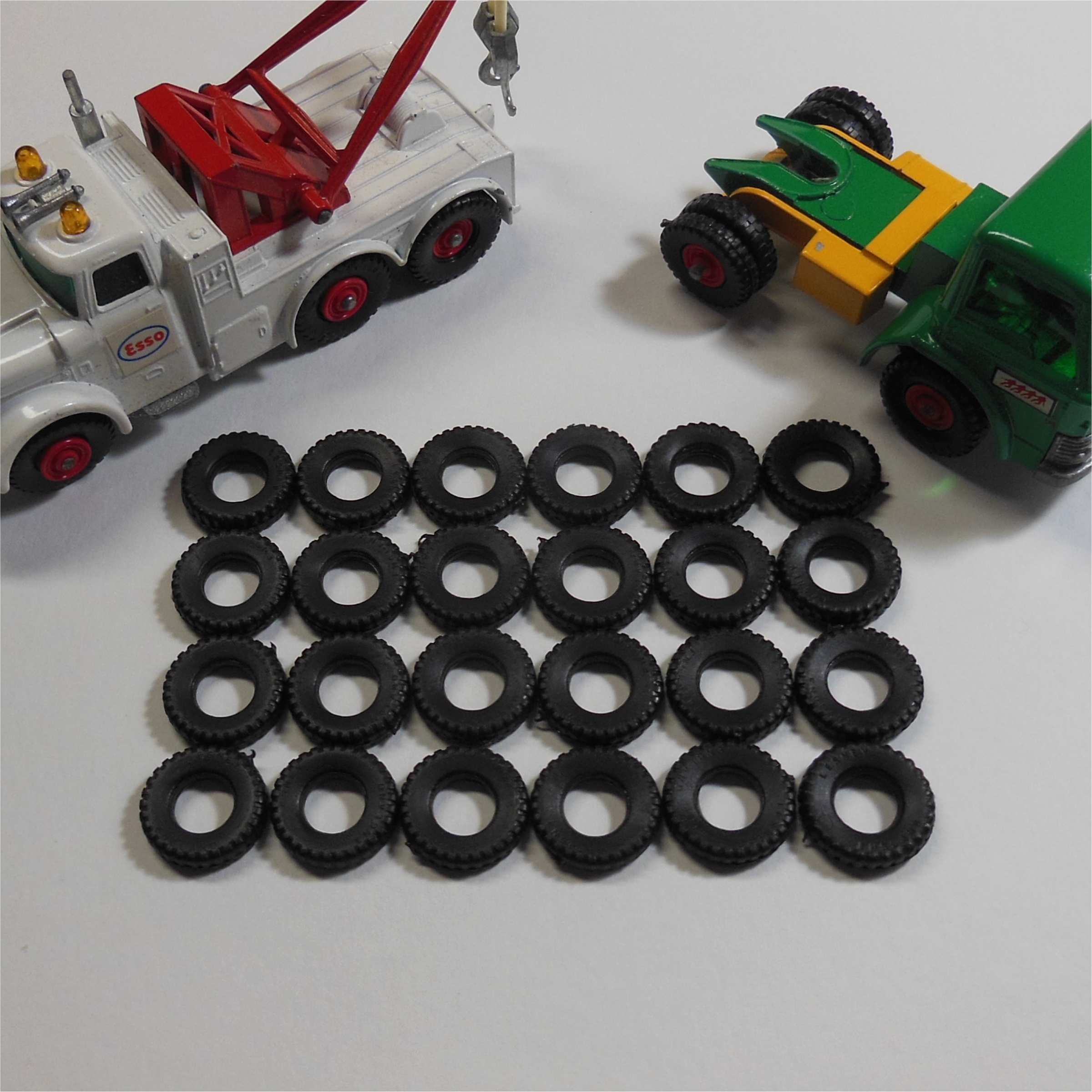 Matchbox King Size 18mm Square Tread Tyre Black Y062