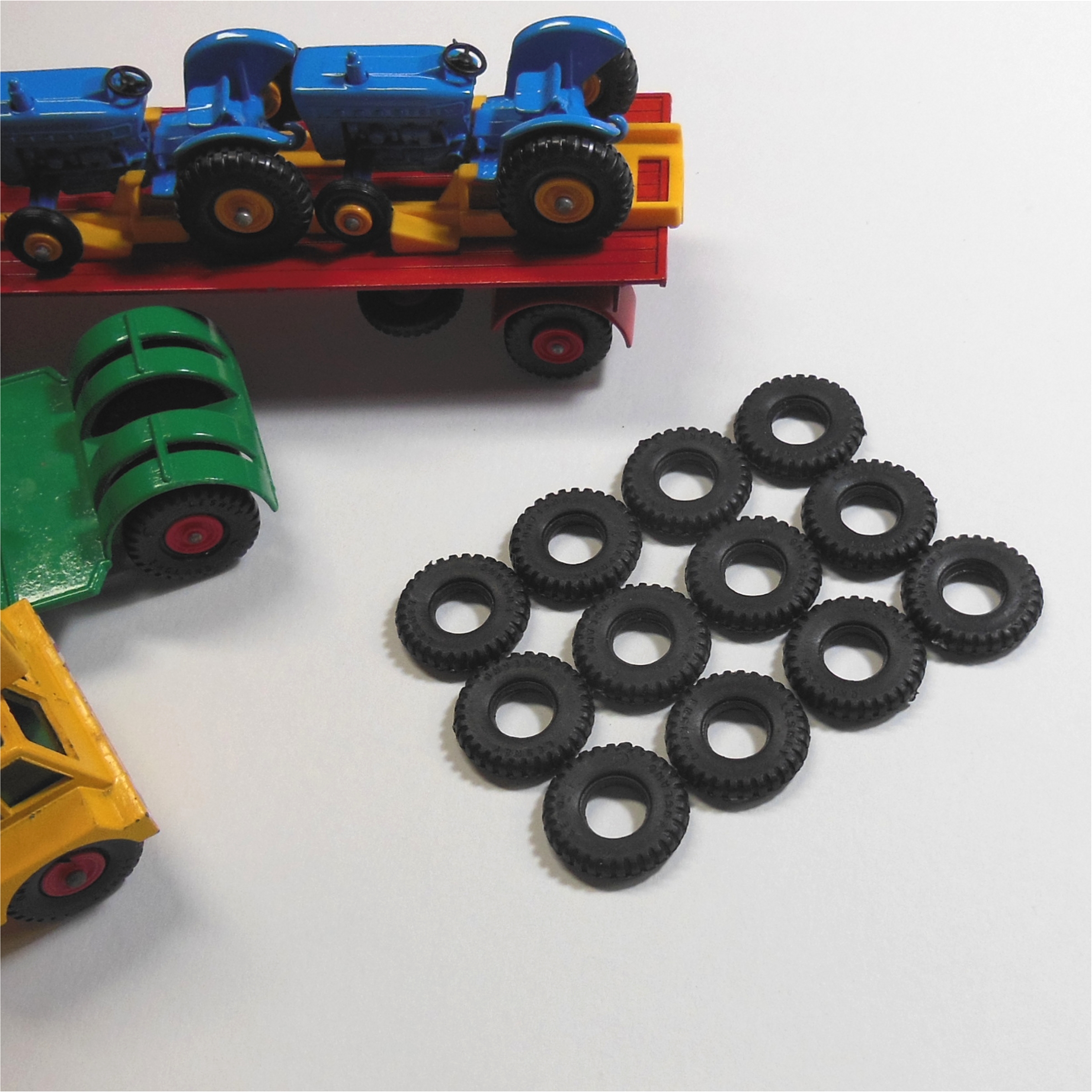 Matchbox King Size 22mm Square Tread Tyre Black Y063
