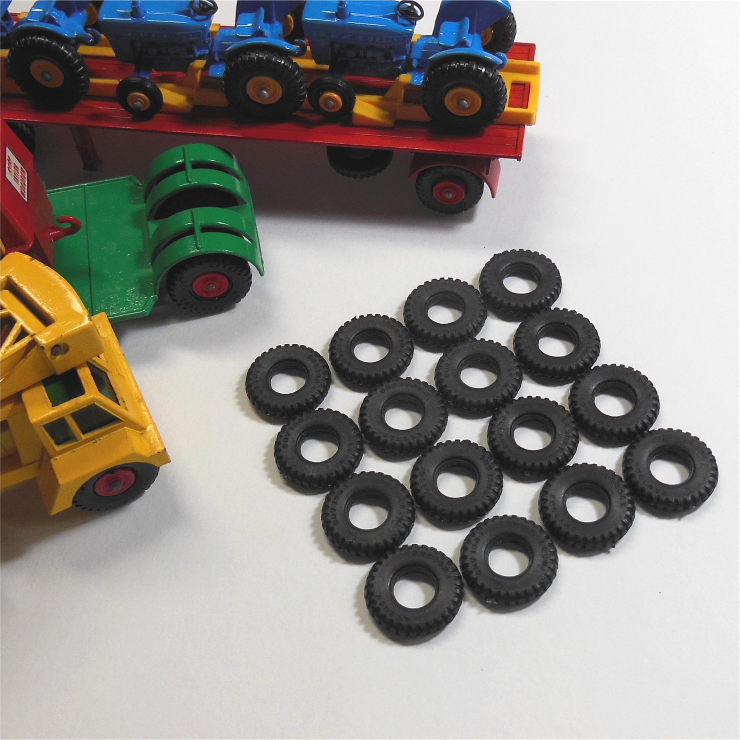 Matchbox King Size 22mm Square Tread Tyre Black Y063