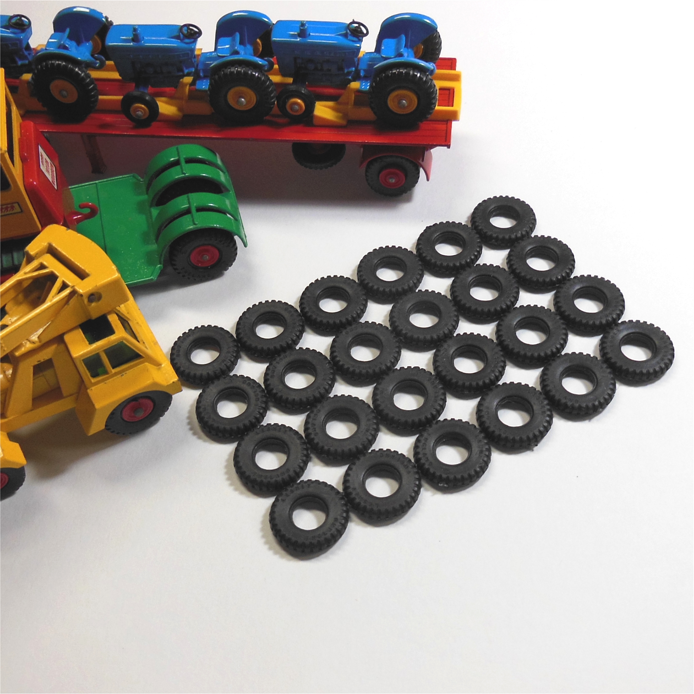 Matchbox King Size 22mm Square Tread Tyre Black Y063