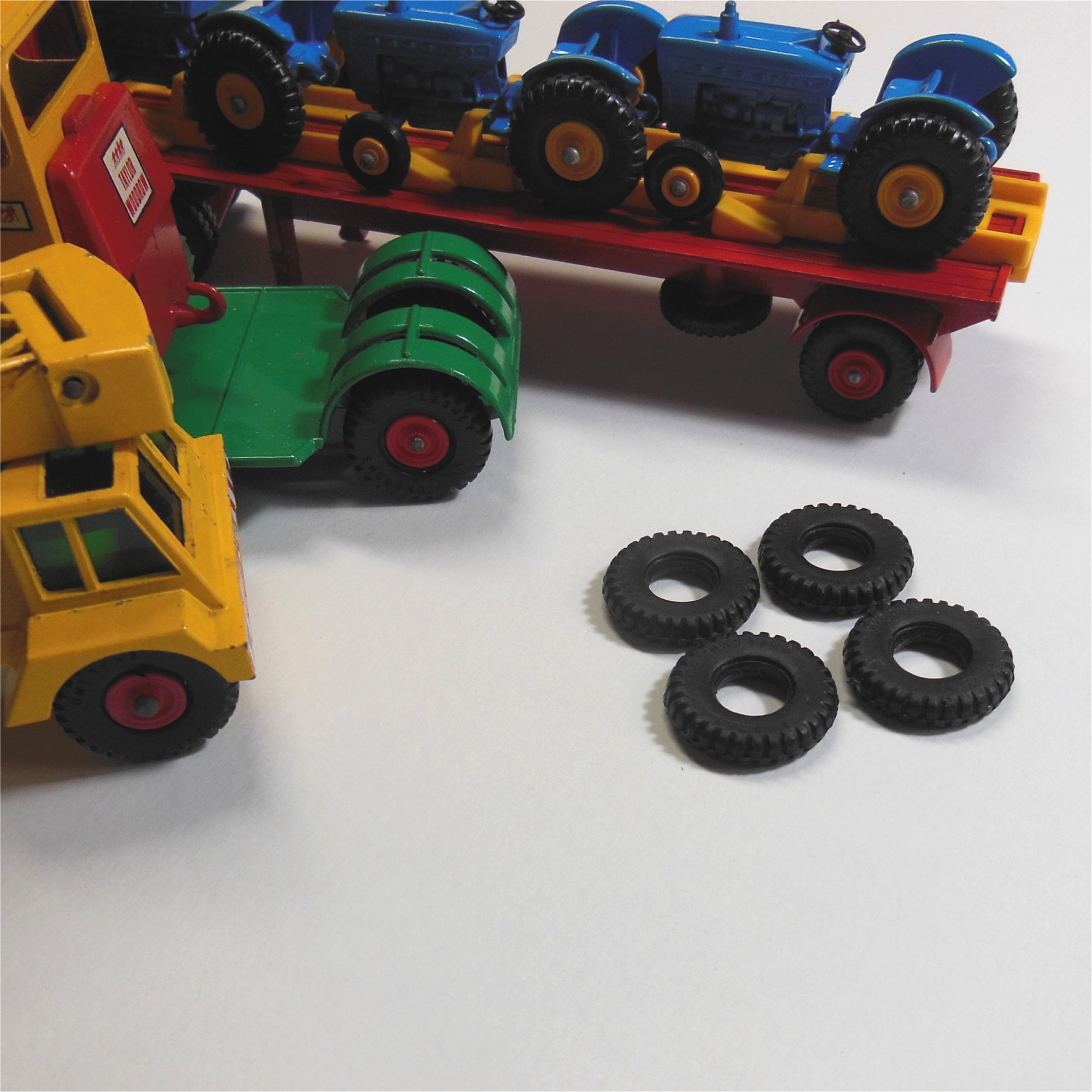 Matchbox King Size 22mm Square Tread Tyre Black Y063