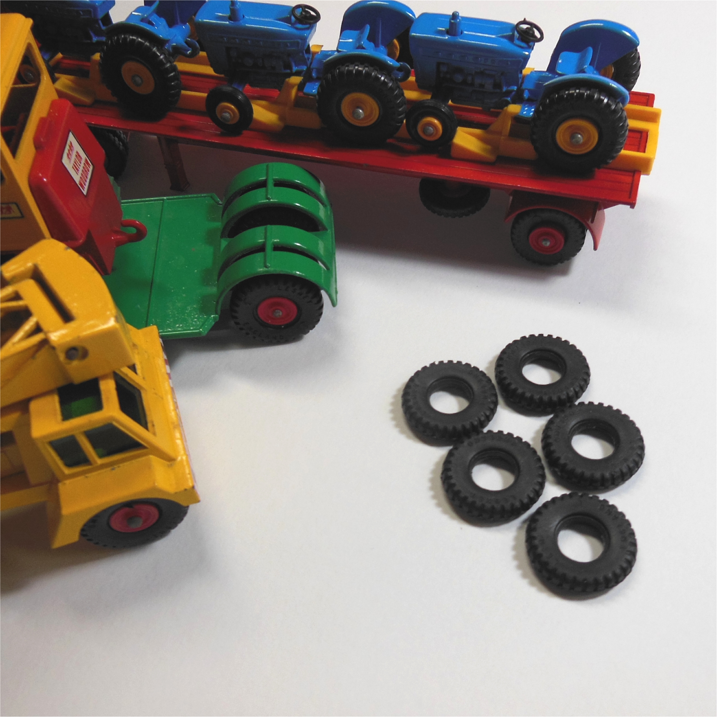 Matchbox King Size 22mm Square Tread Tyre Black Y063
