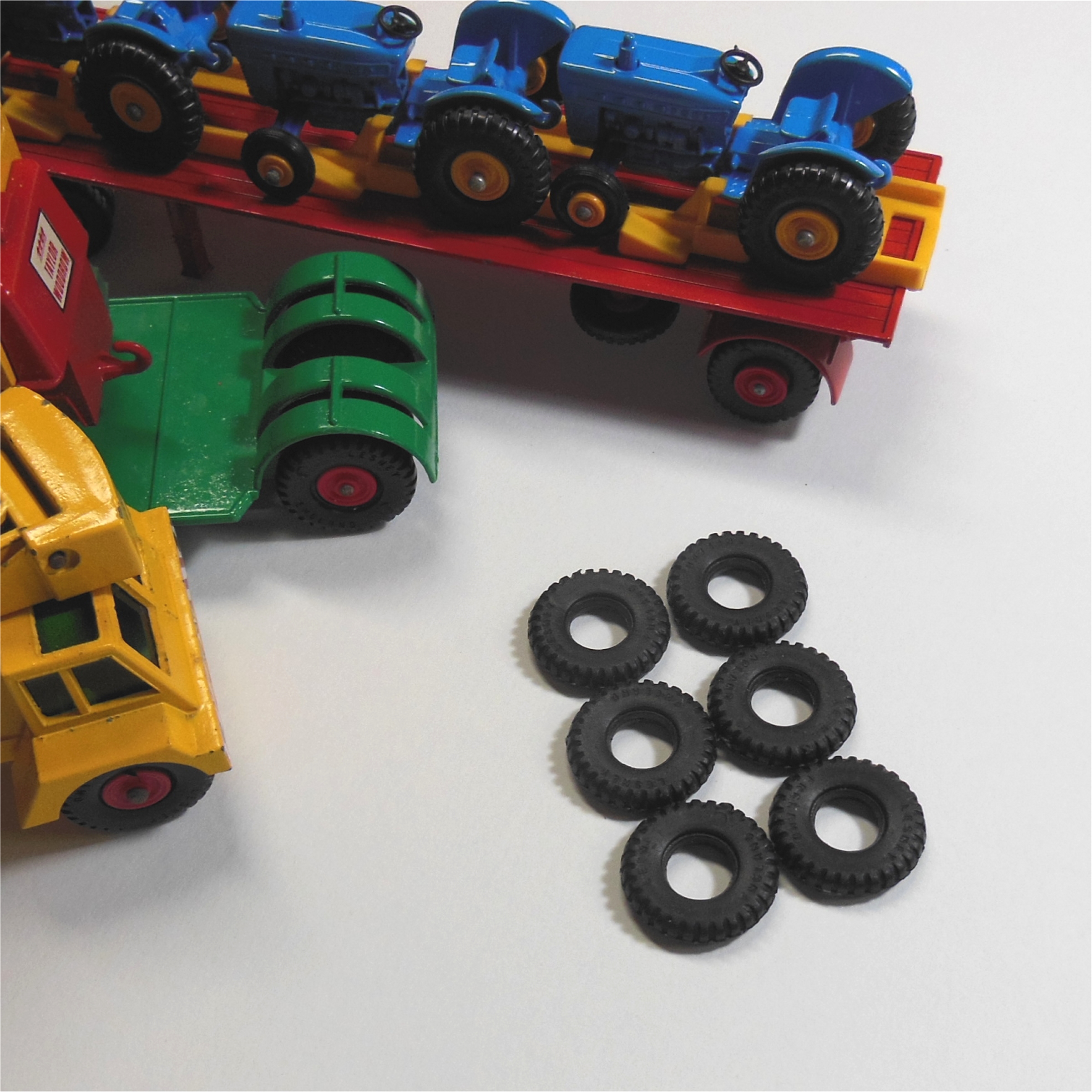 Matchbox King Size 22mm Square Tread Tyre Black Y063
