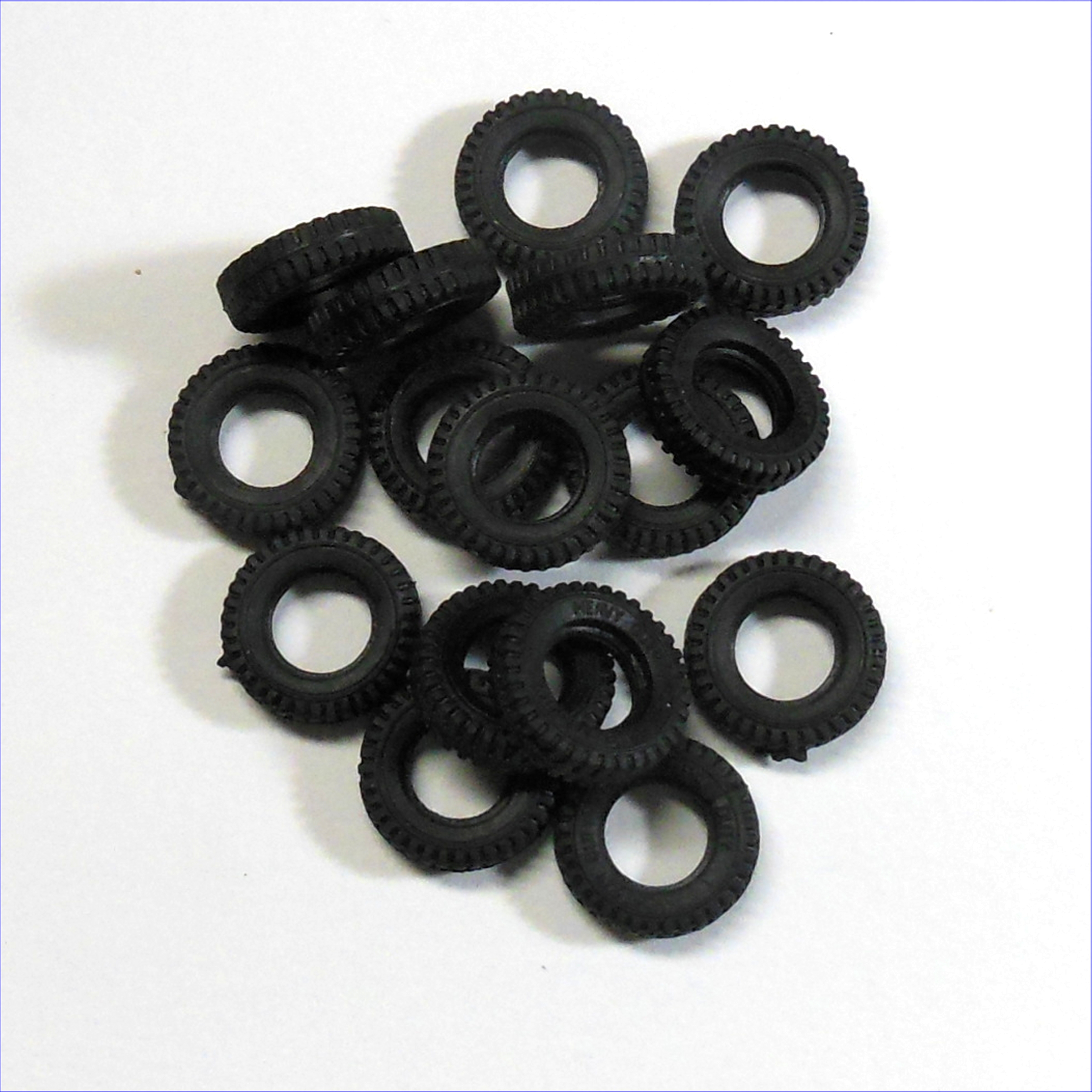 Dinky Toys 22mm 612 Jeep 617 VW KDF 980 Hydra Crane Late Issue Tyre Y079