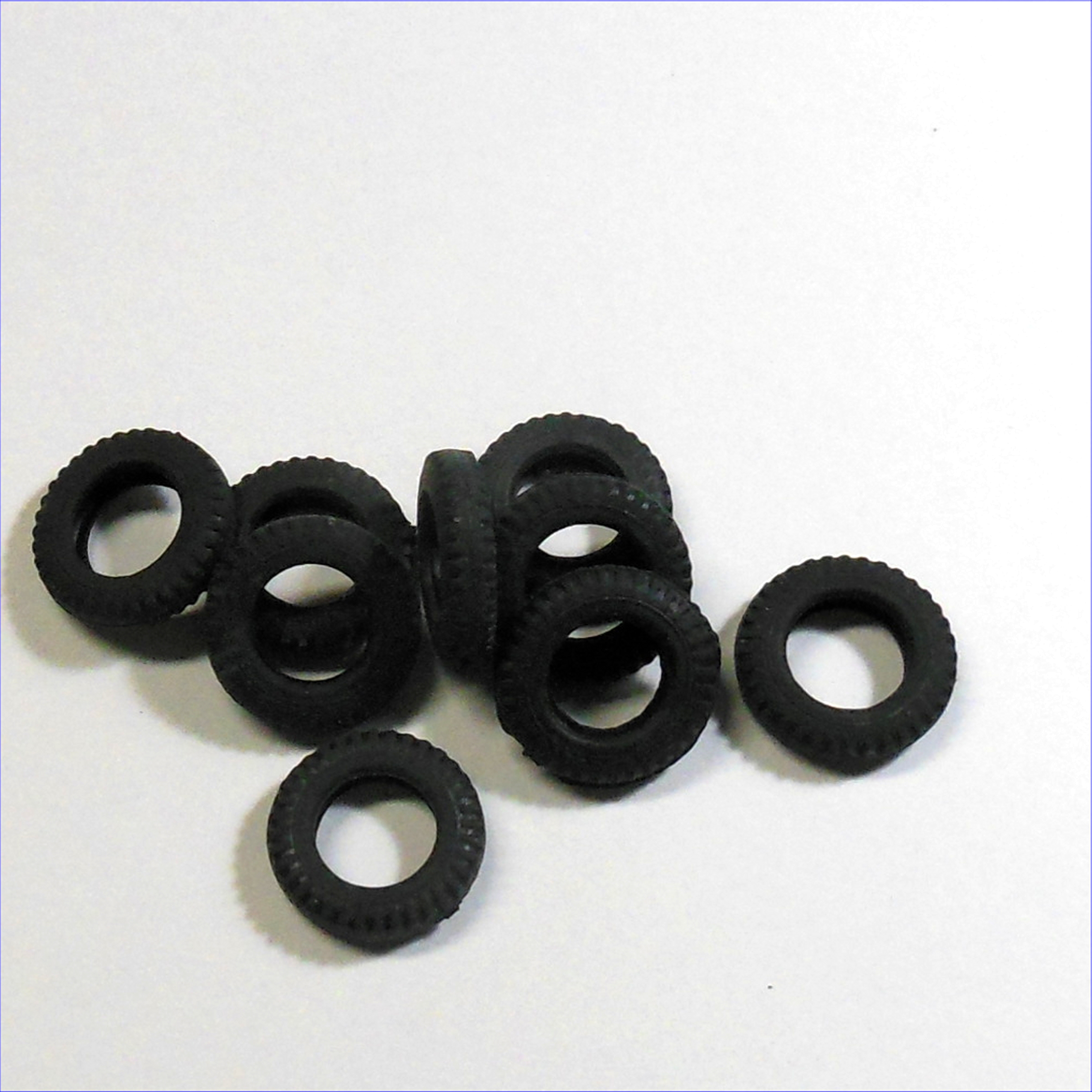 Britains 24mm Black Rubber Hollow Tyre Y132