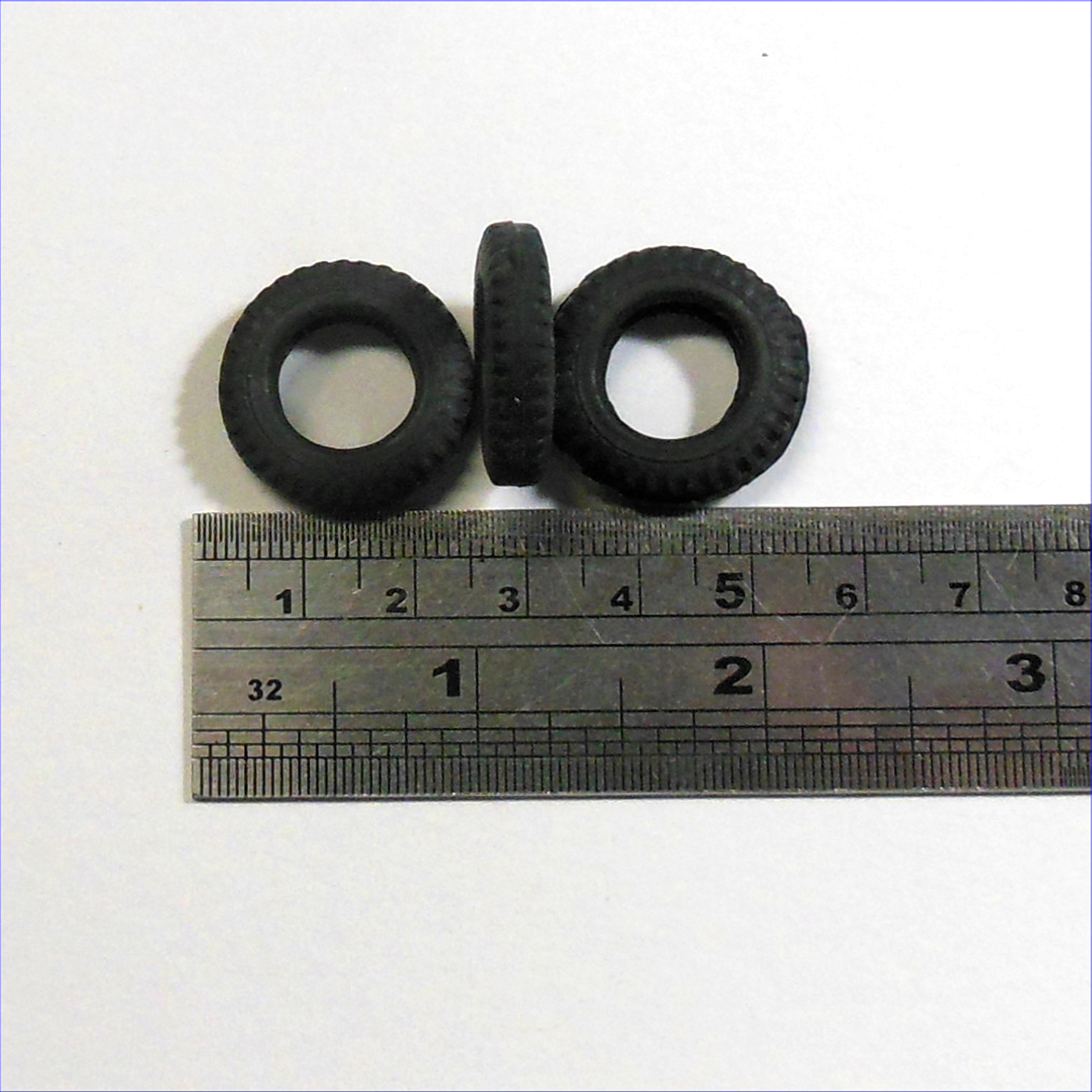 Britains 24mm Black Rubber Hollow Tyre Y132