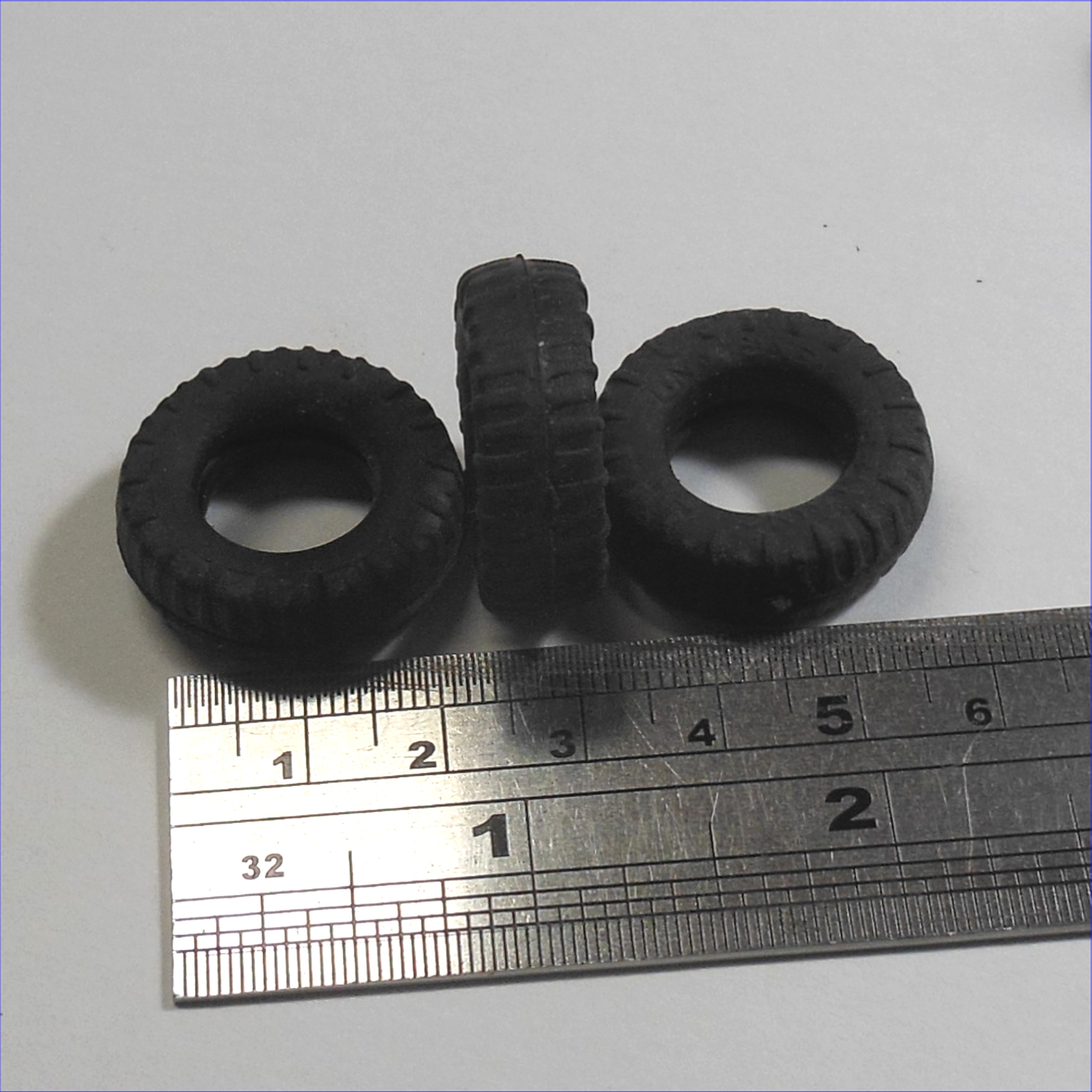 Britains Models 27mm Deetail Land Rover Jeep Hollow Tire Tyre Y147