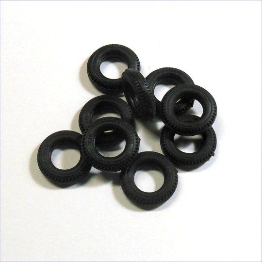 Britains 24mm Military Vehicles Black Rubber Tyre Y157