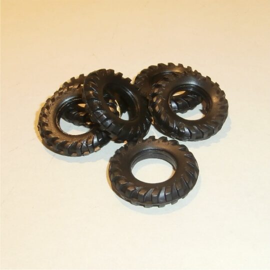 Matchbox Kingsize 29mm Tractor Rear Tyre Black Y050