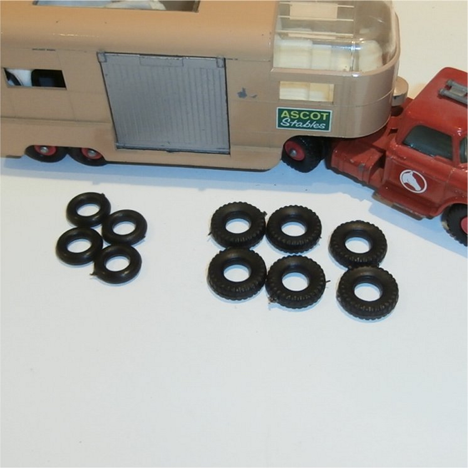 Matchbox Kingsize K 18 a Dodge Horsebox Tires Set of 10 Black Tyres Pack #63
