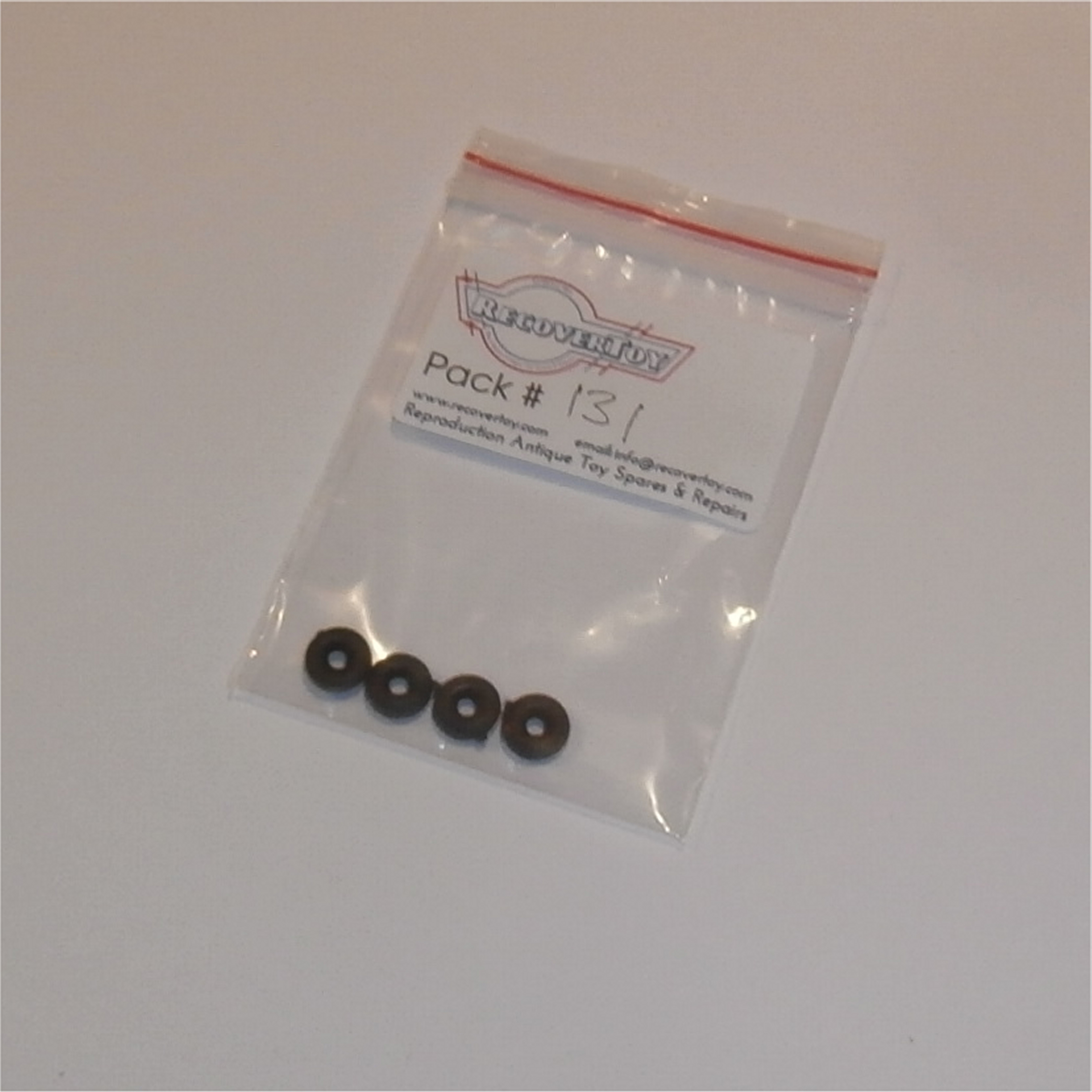 Triang Minic Motorways 10mm Early 3mm Wheel Hub Model Vehicle Tyres Pack #131